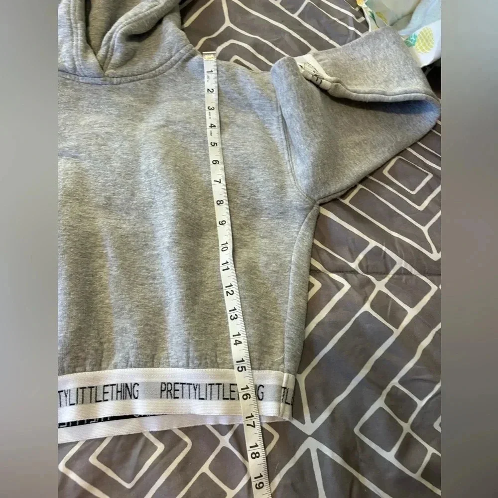PRETTY LITTLE THING CROPPED GRAY HOODIE medium - Picture 4 of 12